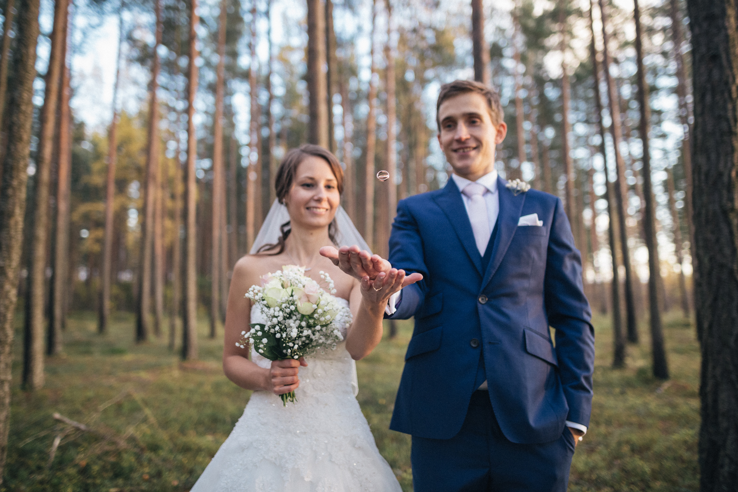 Pruutpaari pulmafotosessioon fotograafiga